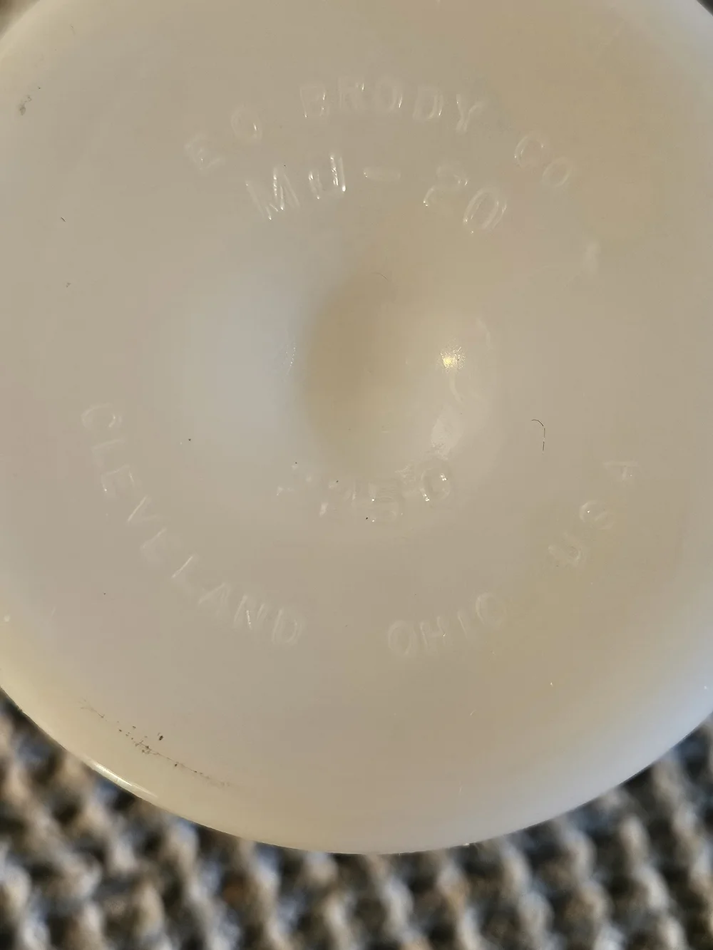 White Decorative Scalloped Ceramic Vase